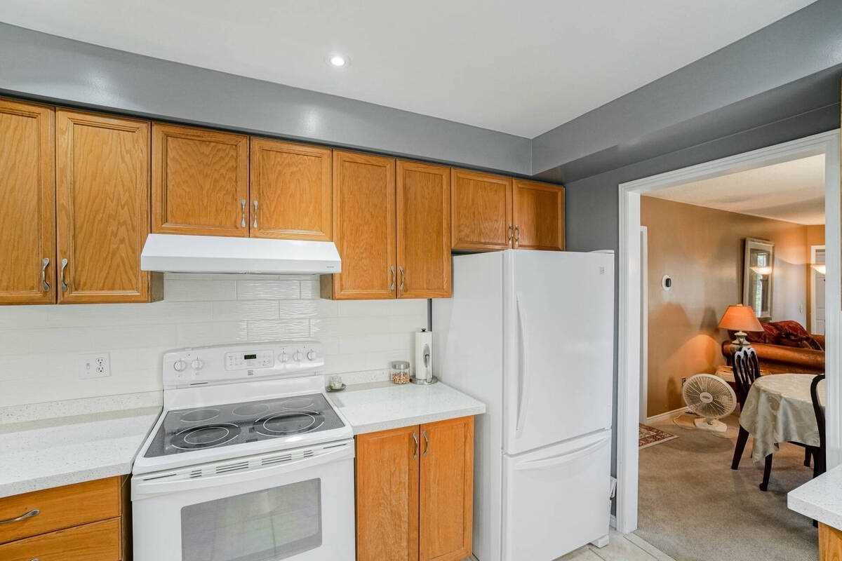 20 Nipigon Crt