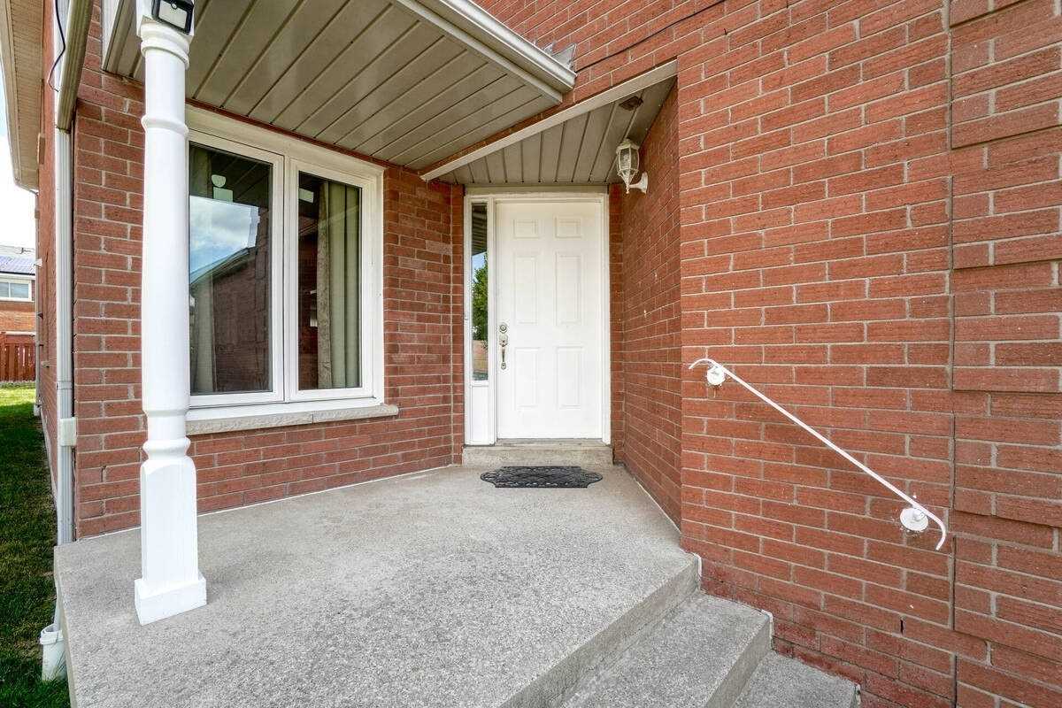 20 Nipigon Crt