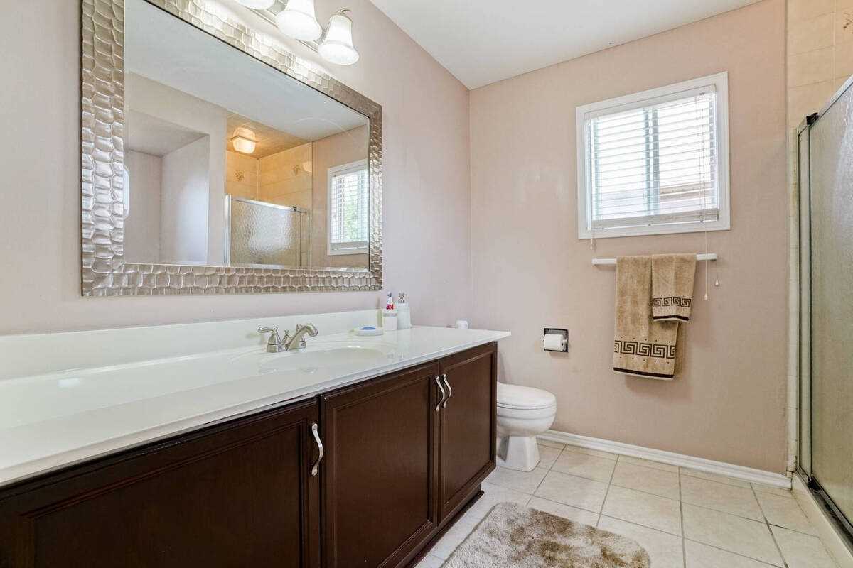 20 Nipigon Crt