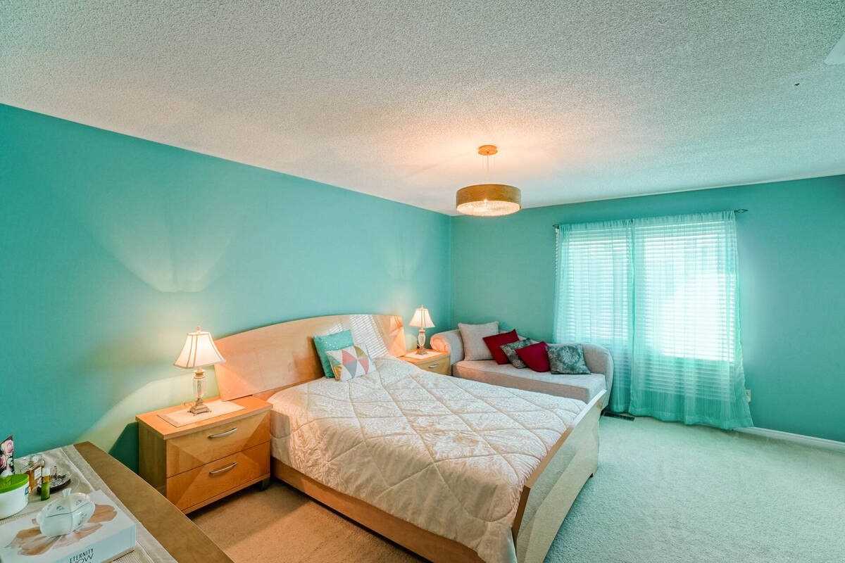20 Nipigon Crt