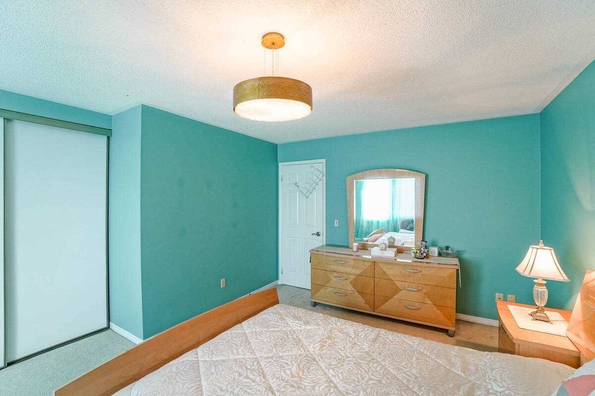 20 Nipigon Crt