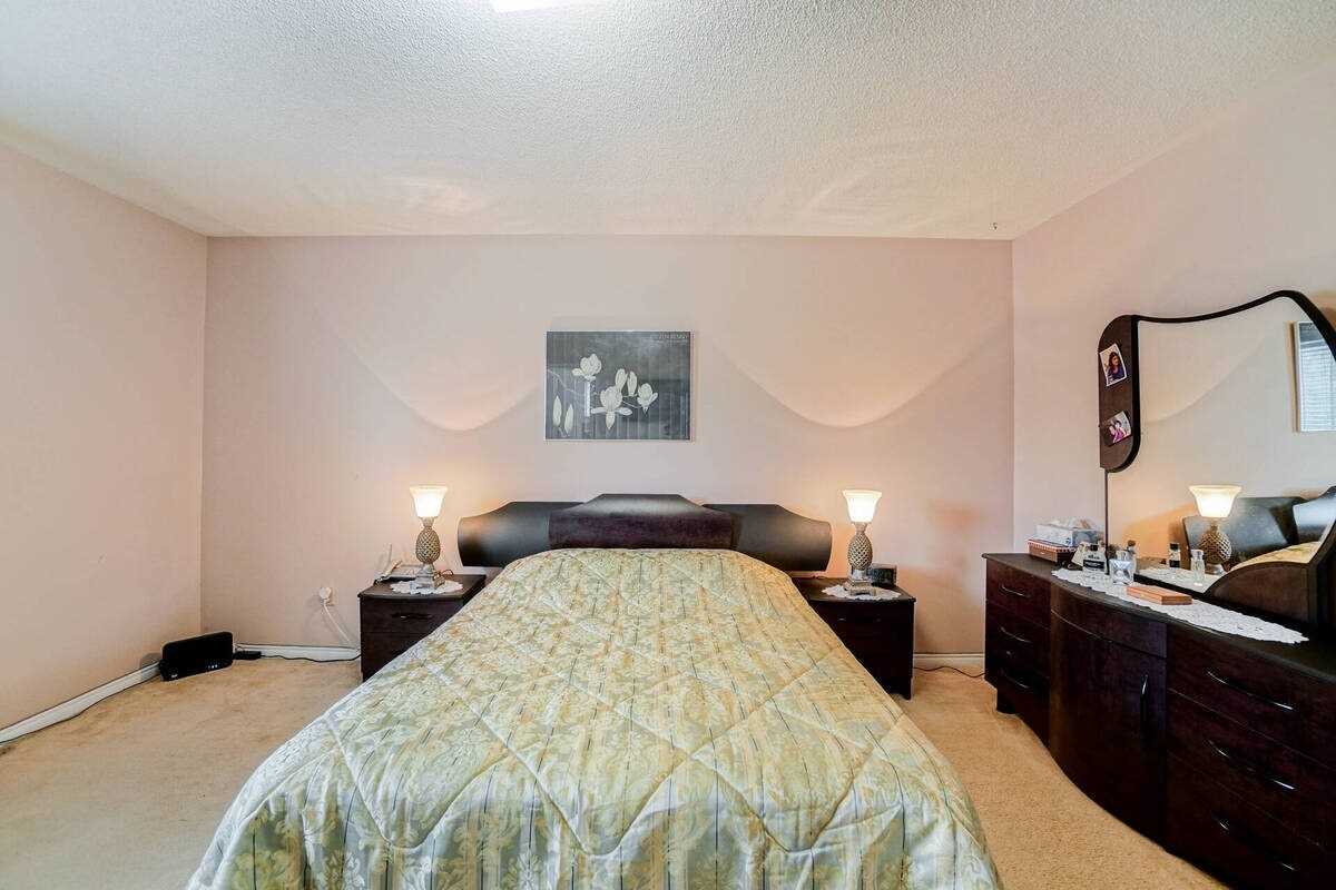 20 Nipigon Crt