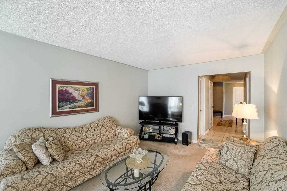 20 Nipigon Crt