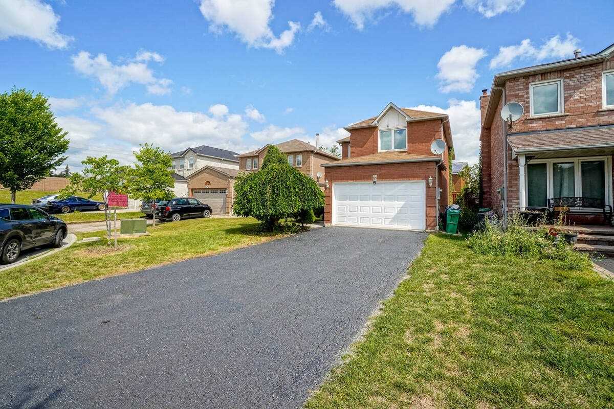 20 Nipigon Crt