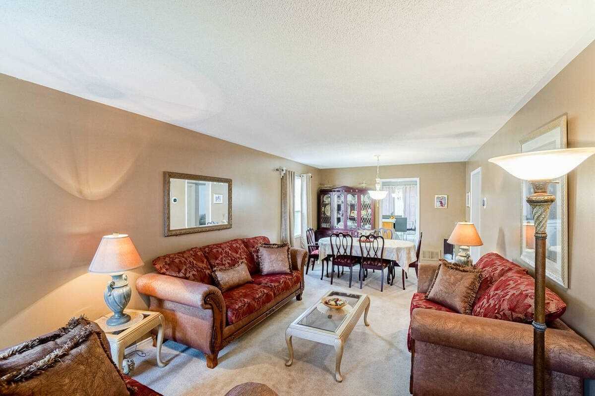 20 Nipigon Crt