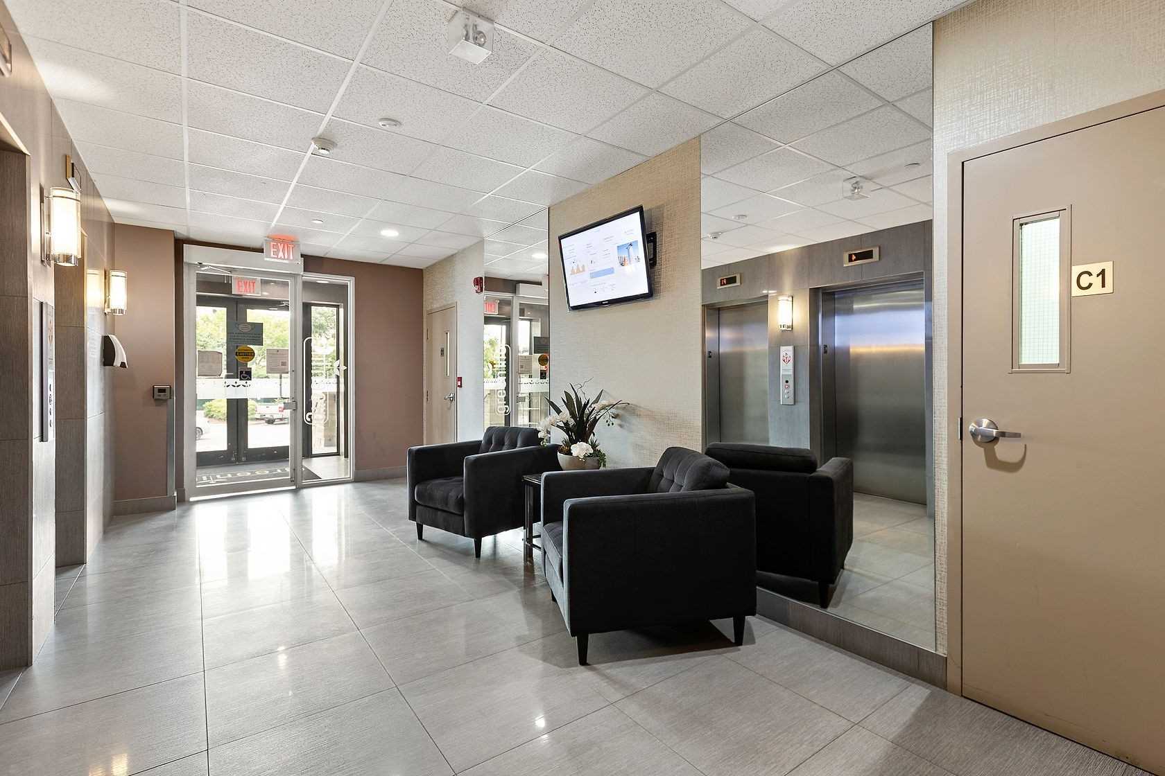 383 Main St E, #114