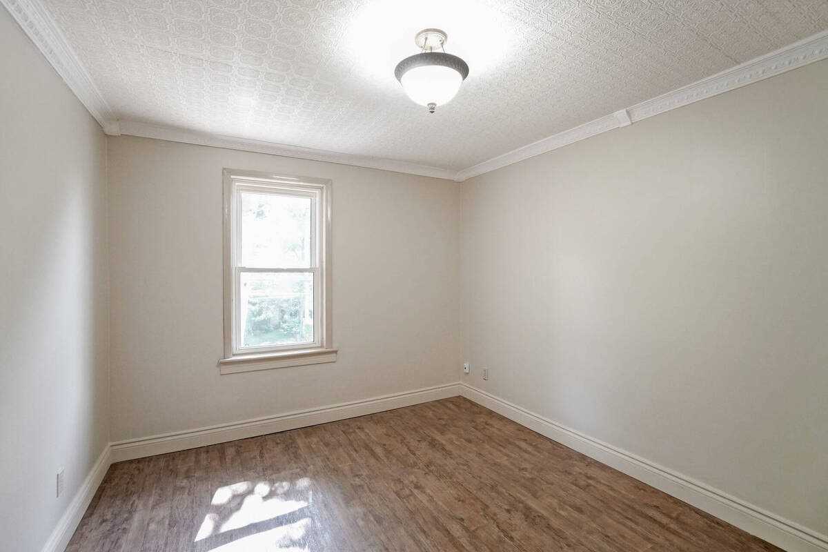 93 Church St E