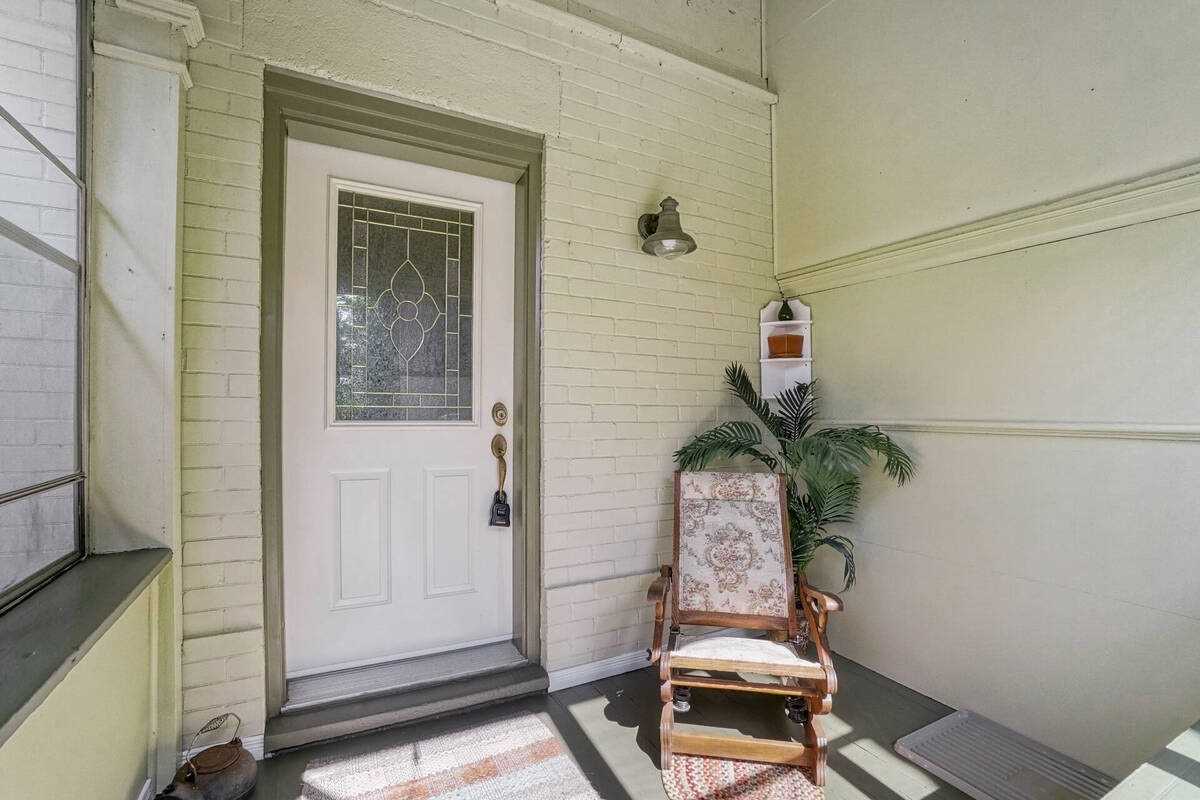 93 Church St E