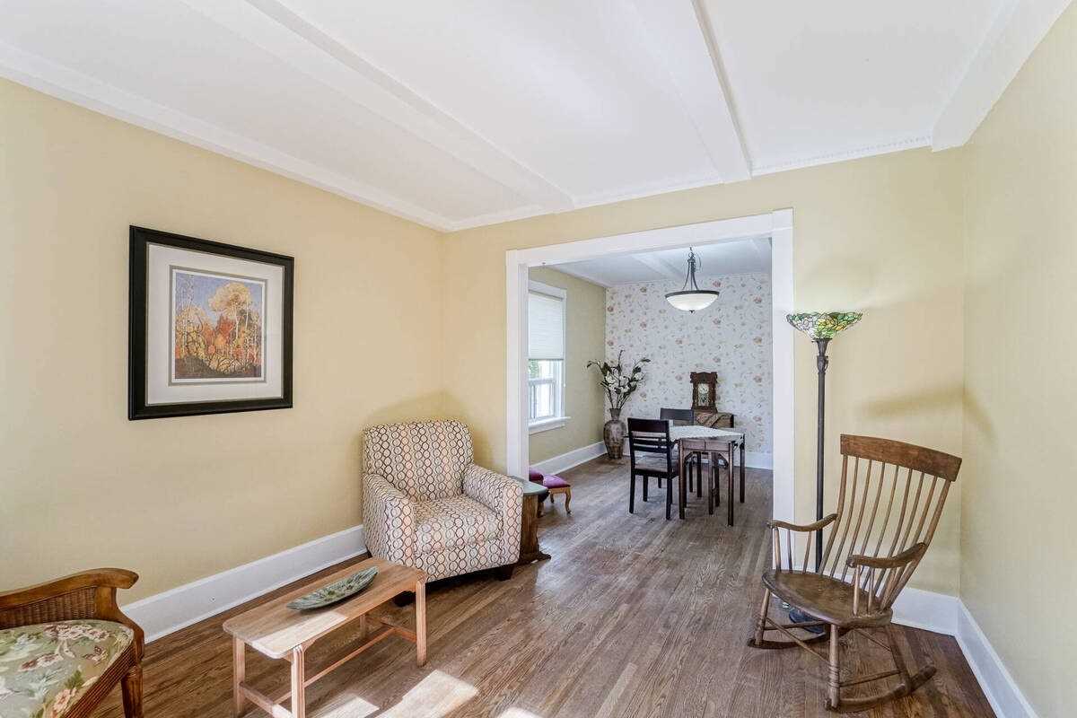 93 Church St E