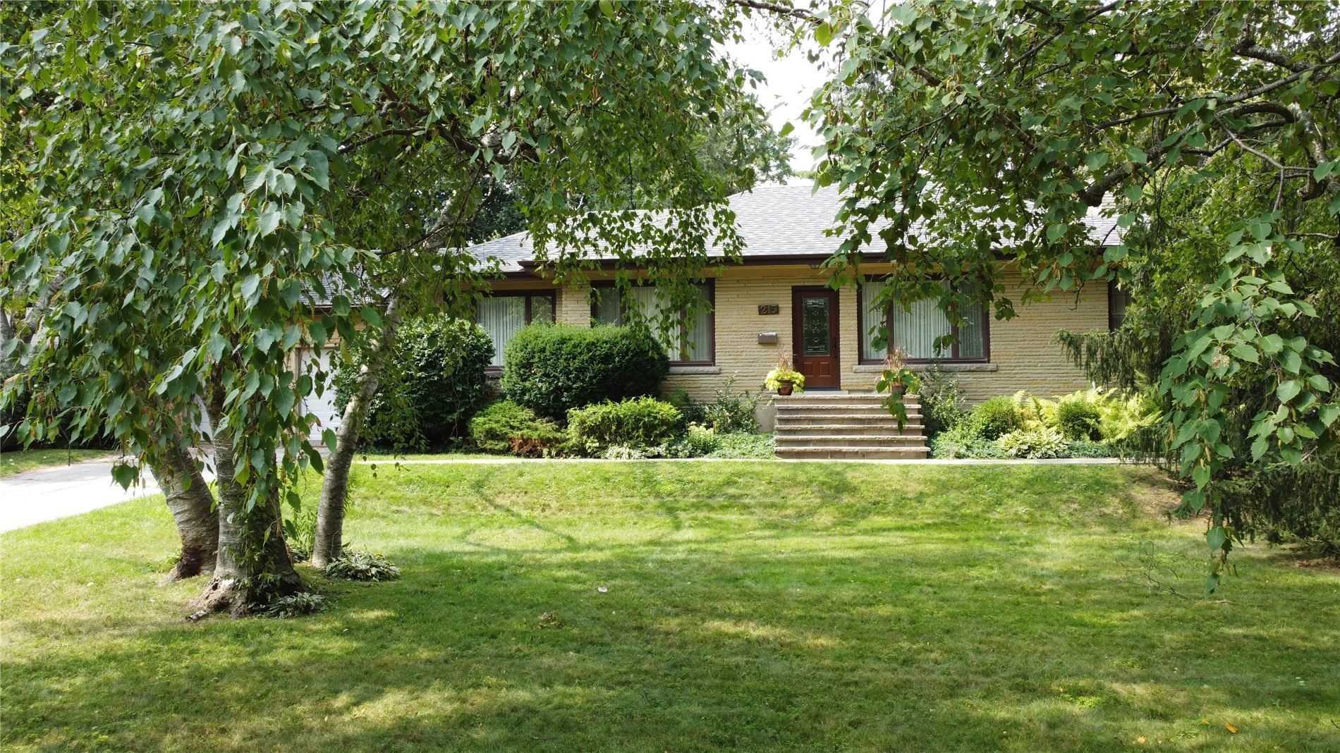 215 Briarhill Dr