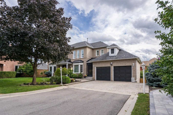 3734 Bishop Strachan Crt, Mississauga
