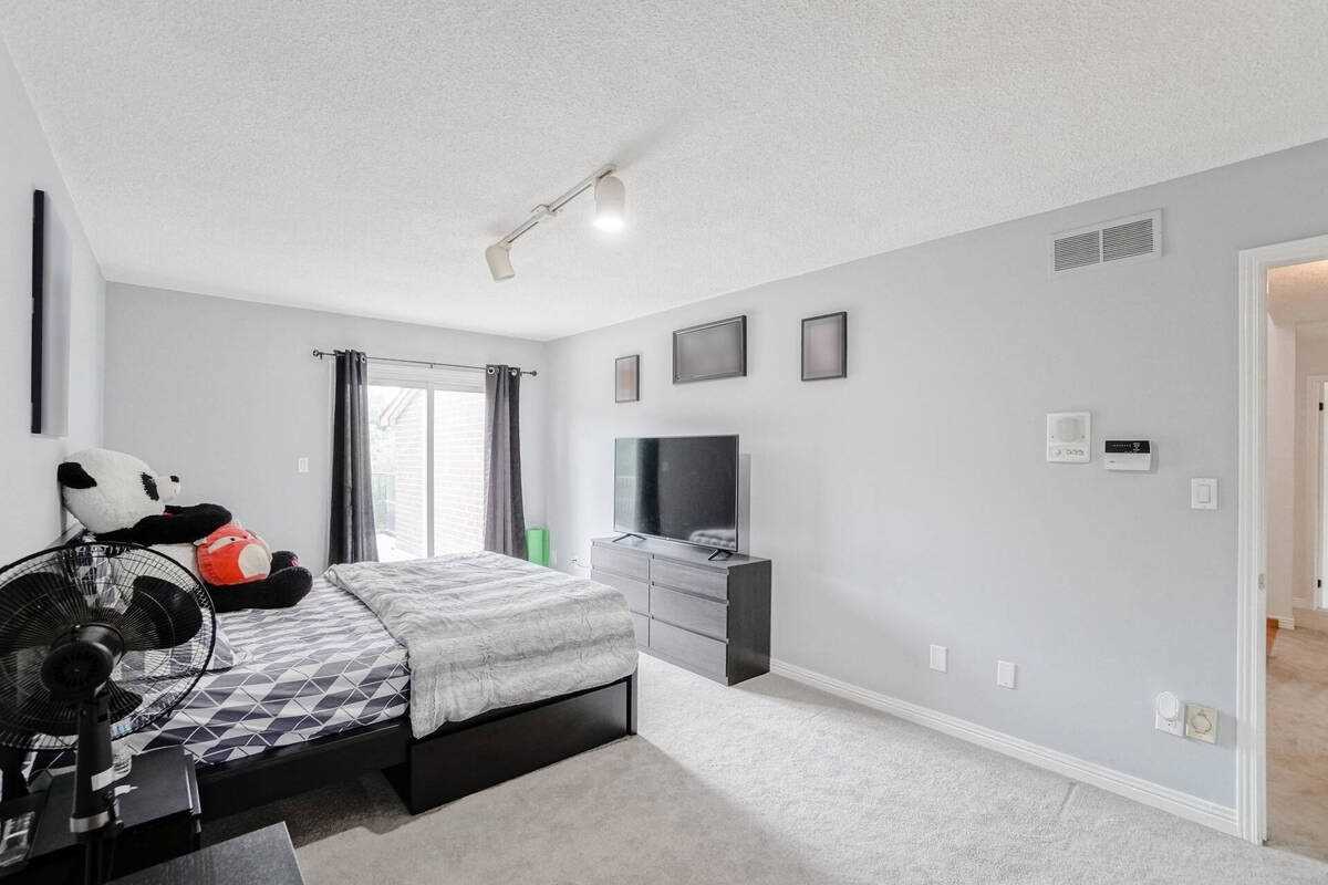 7 Keily Cres