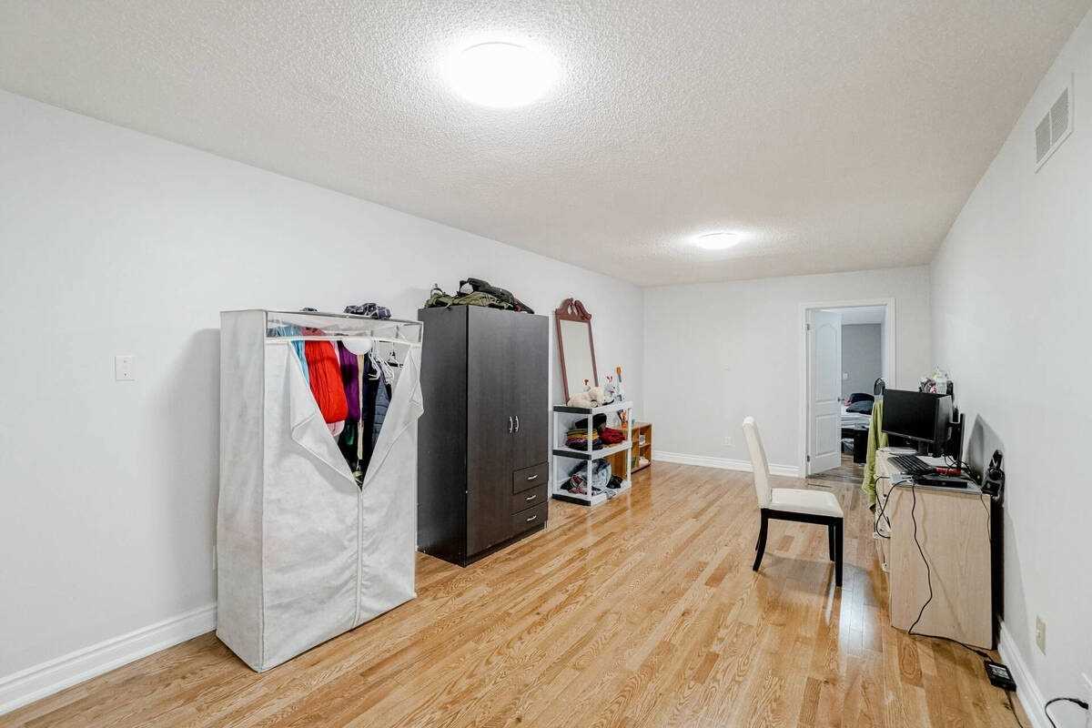 7 Keily Cres