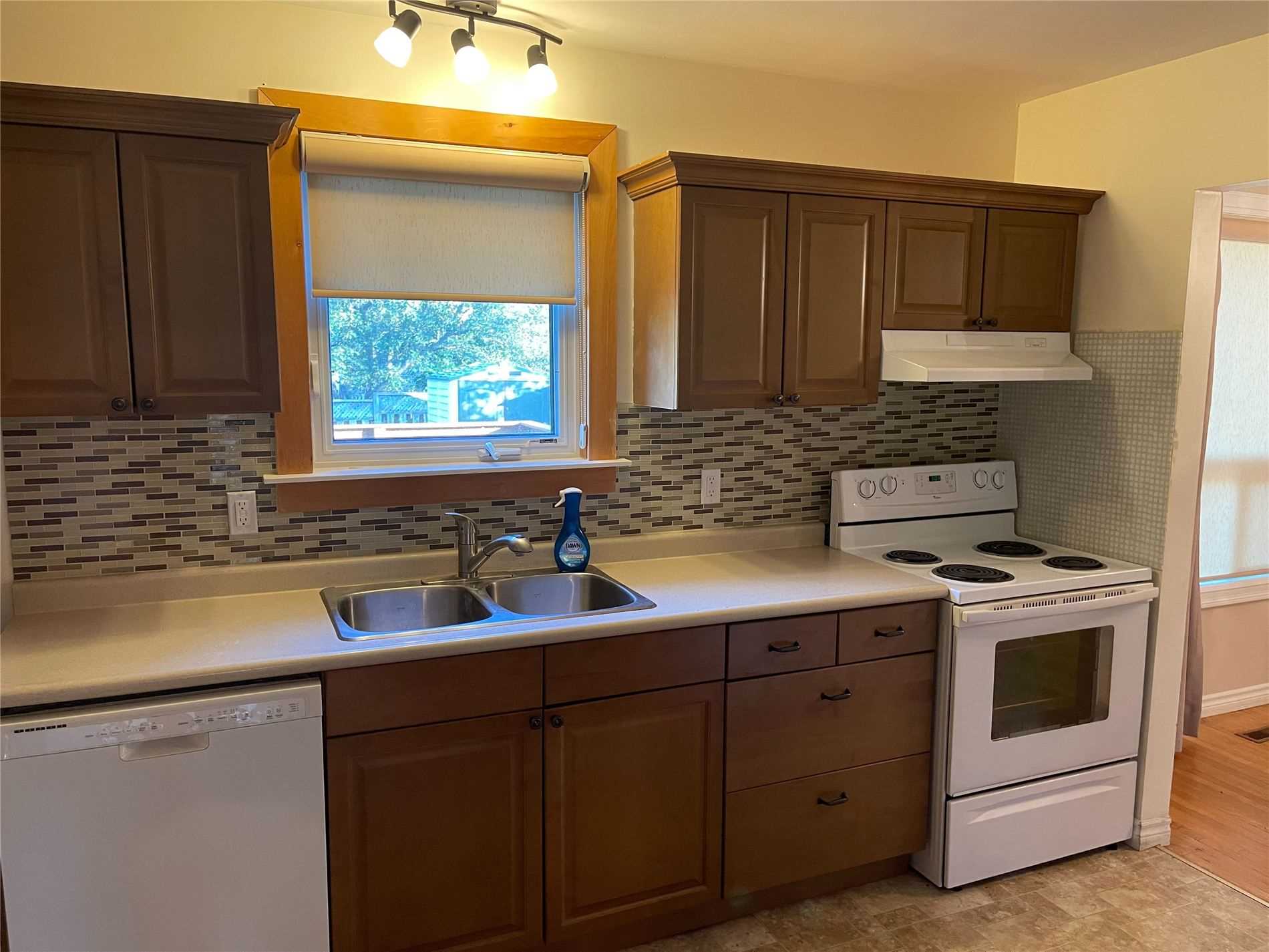 58 Parkview Dr