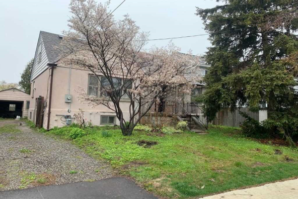 1226 Alexandra Ave, Mississauga