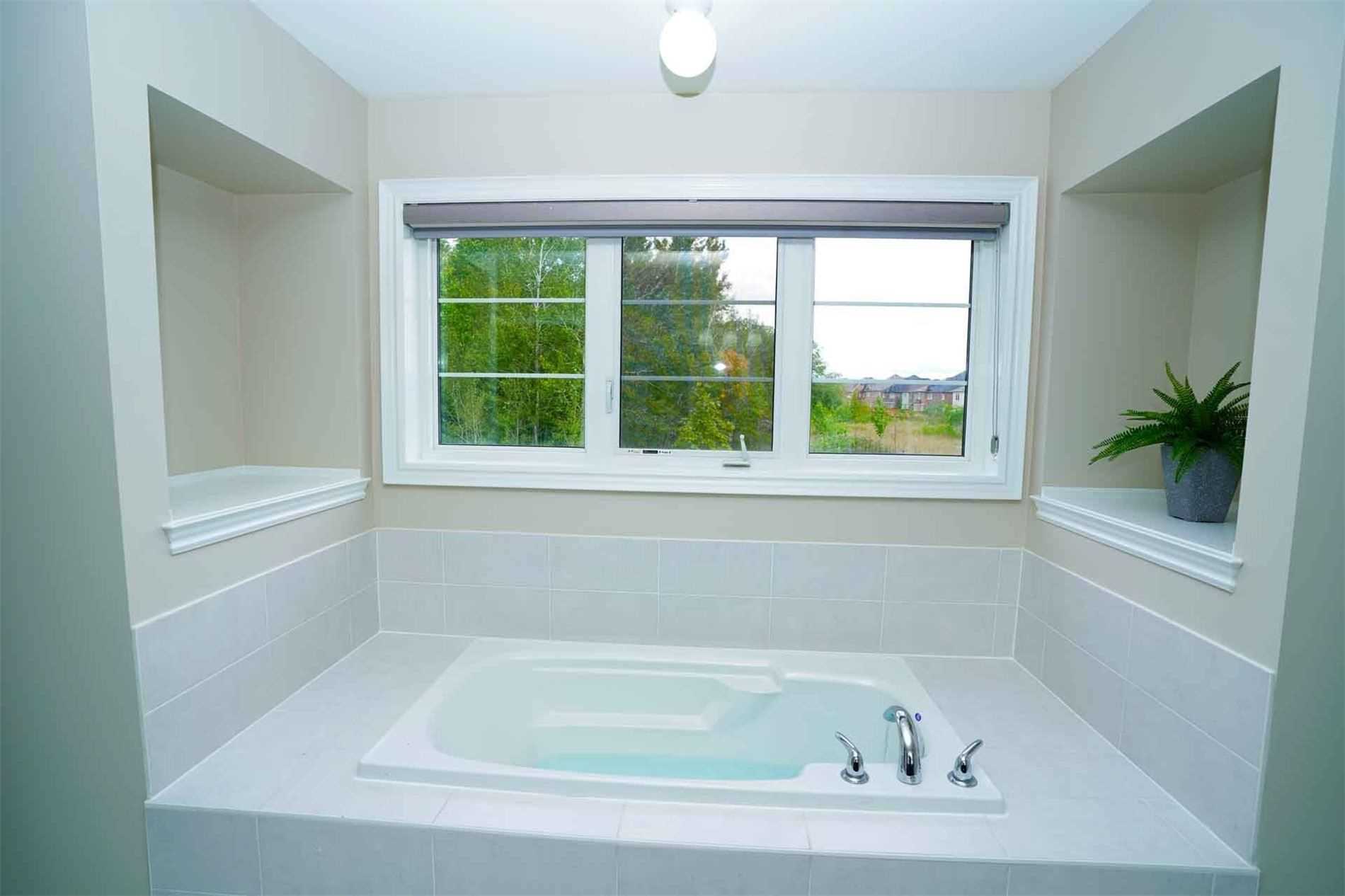 42 Brookwater Cres