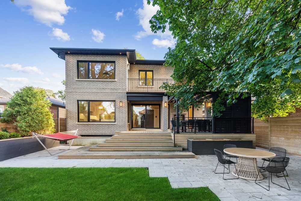 92 Mervyn Ave