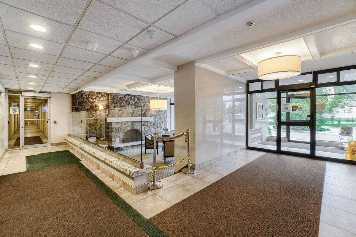 1625 Bloor St E, #515