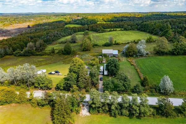 13489 4th Line Nassagaweya, Milton