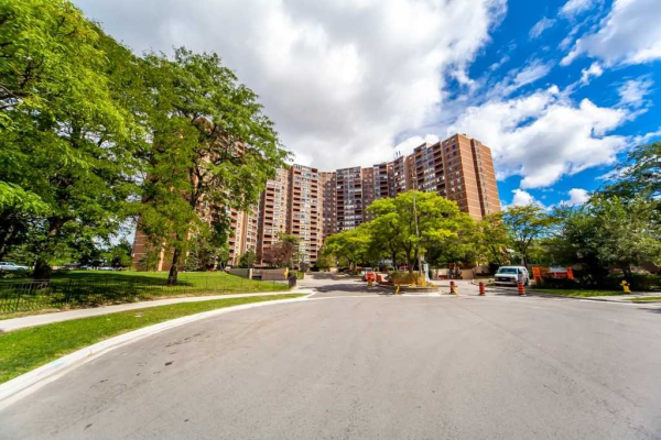 716 The West Mall Circ 716 The West Mall Circ