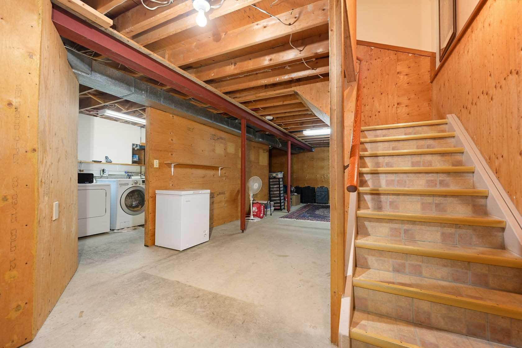 6 Peggy Crt