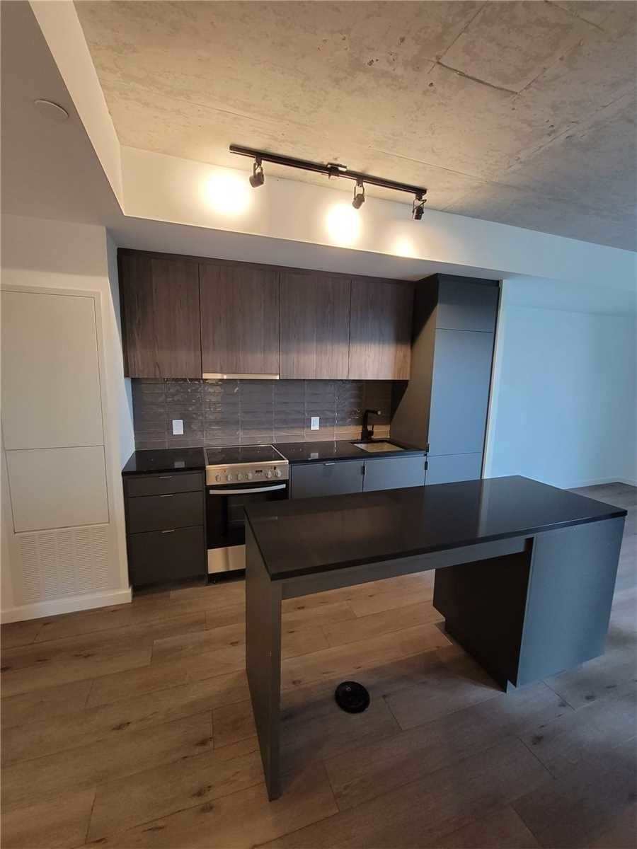 7 Smith Cres, #601