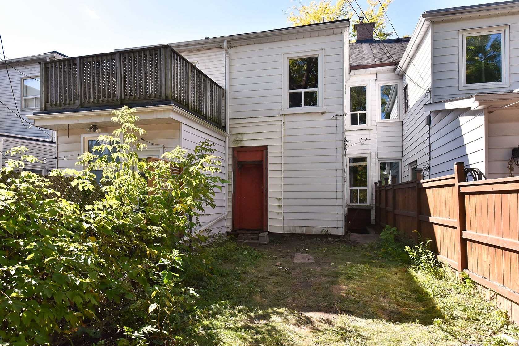 319 Indian Road Cres
