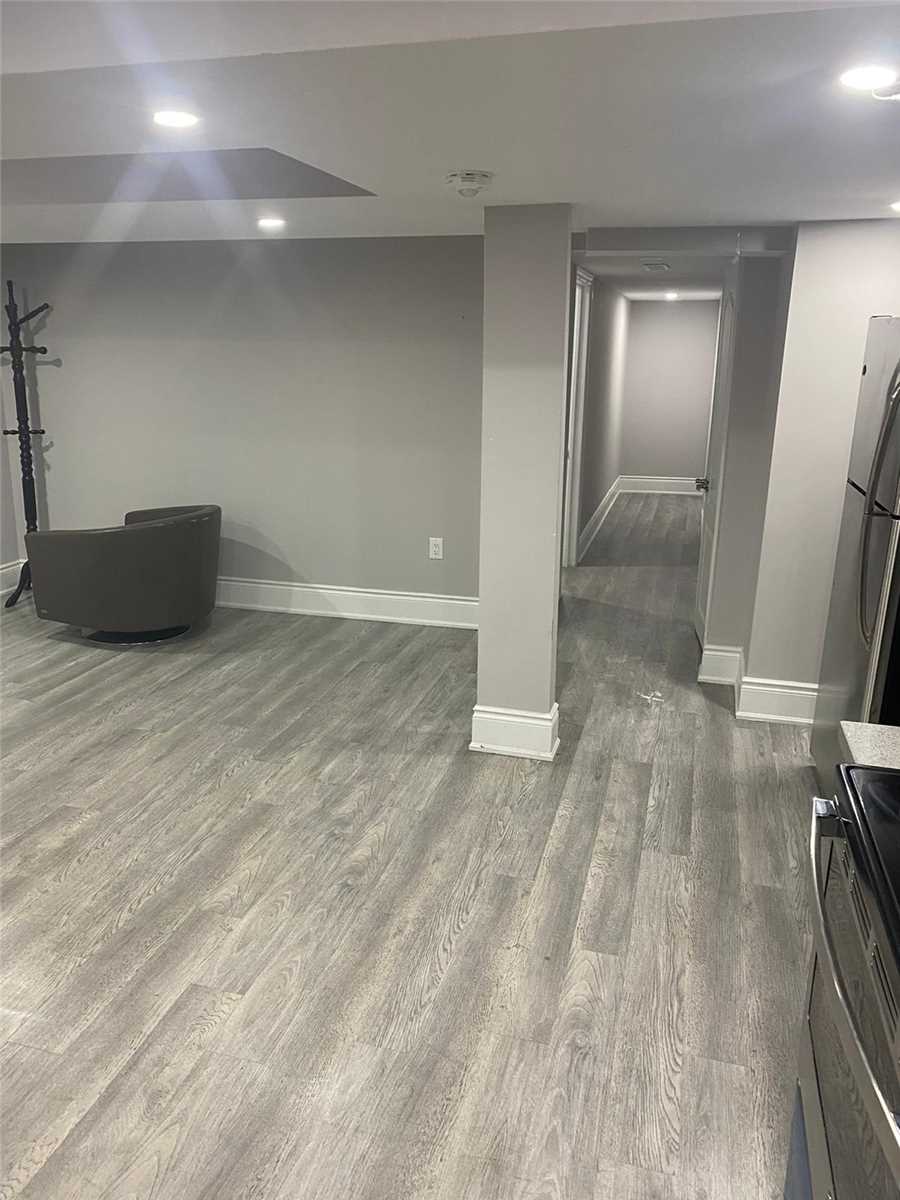 212 Valleyway Dr