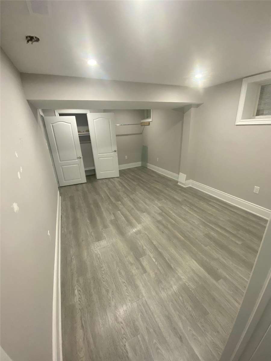 212 Valleyway Dr