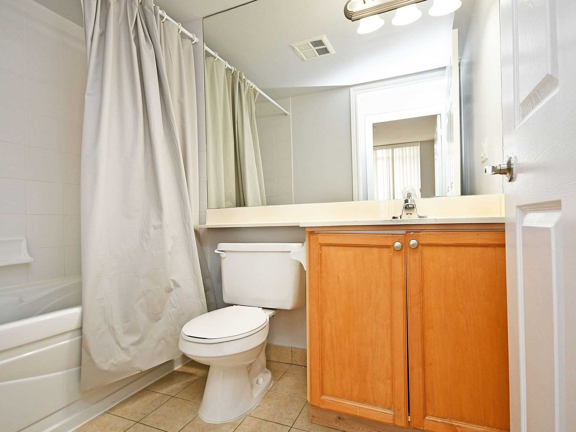 3888 Duke Of York Blvd, #1622