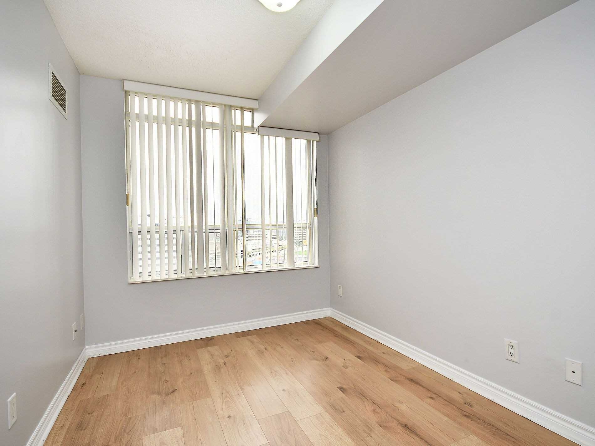 3888 Duke Of York Blvd, #1622