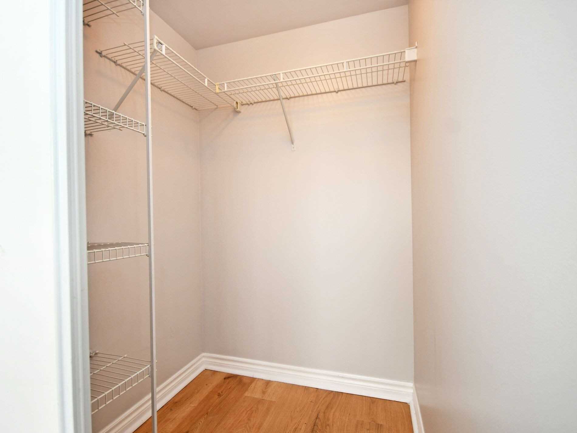 3888 Duke Of York Blvd, #1622