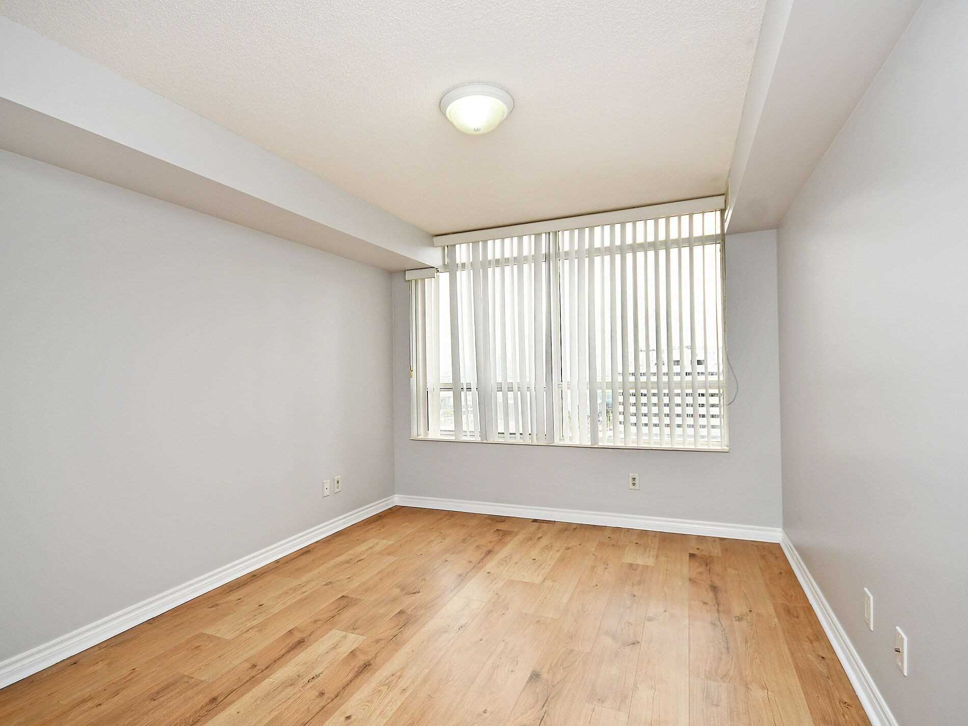 3888 Duke Of York Blvd, #1622