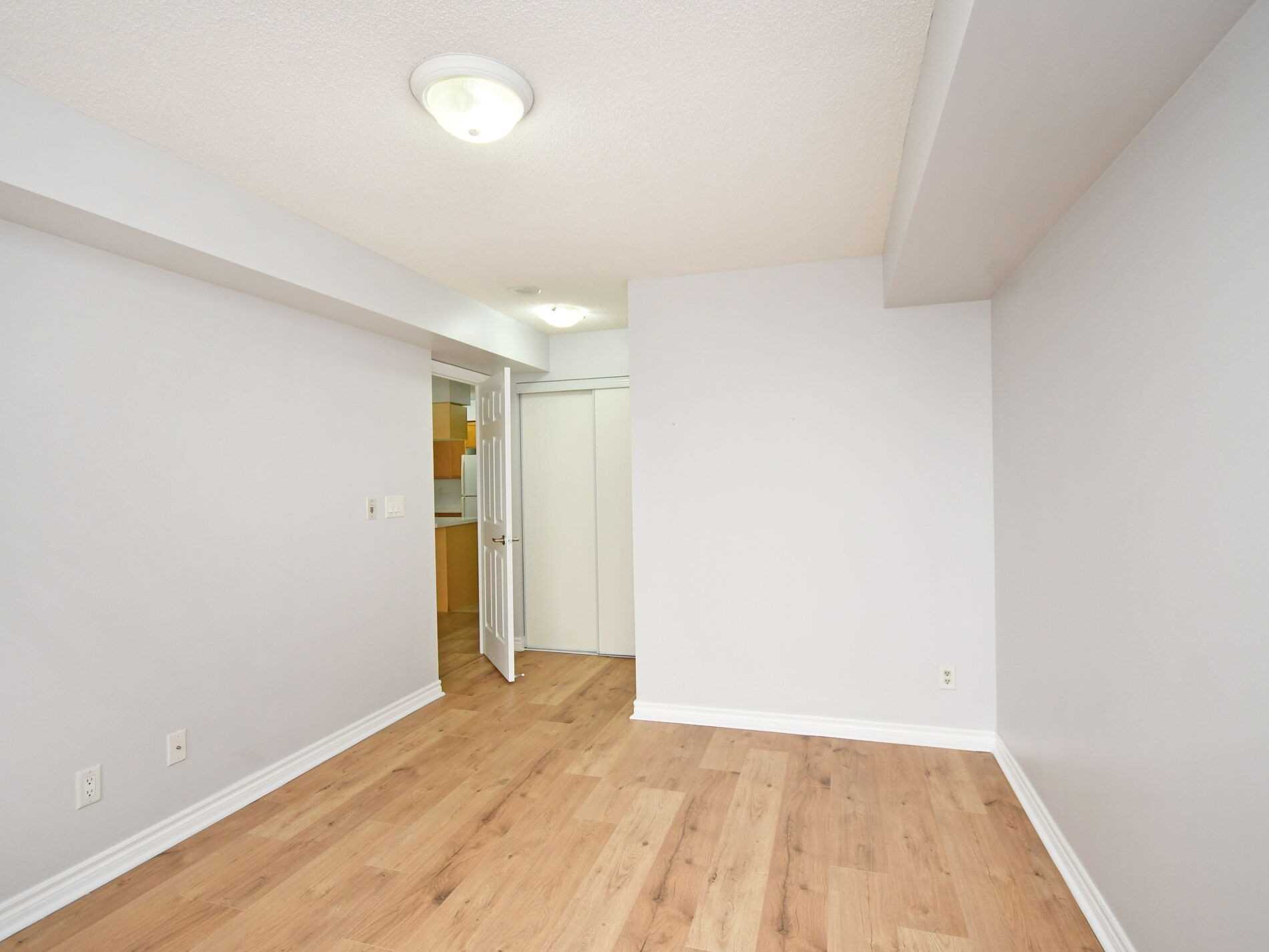3888 Duke Of York Blvd, #1622