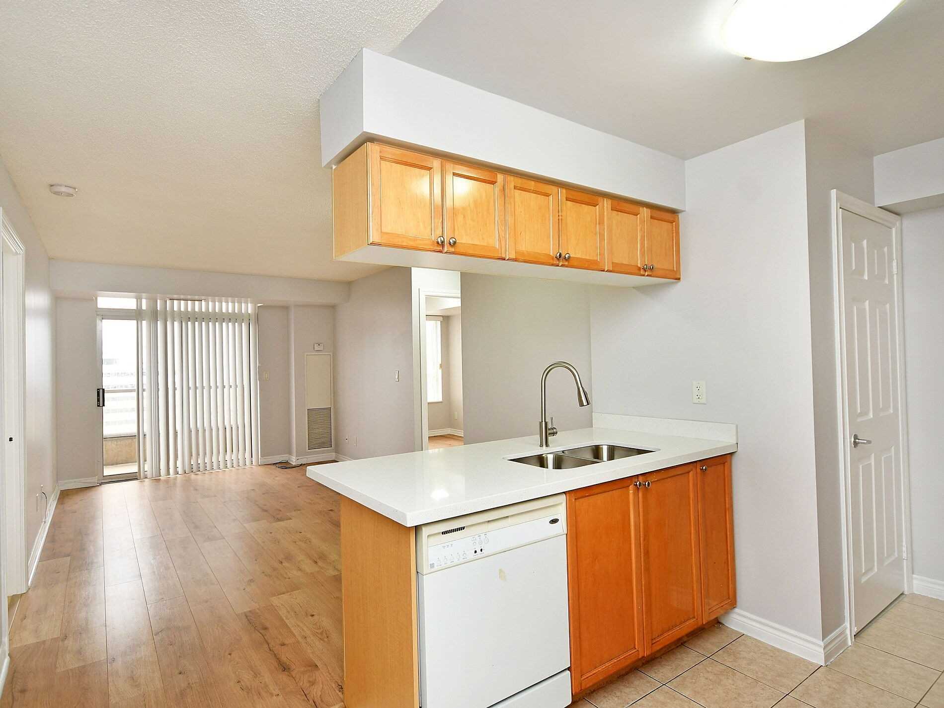 3888 Duke Of York Blvd, #1622