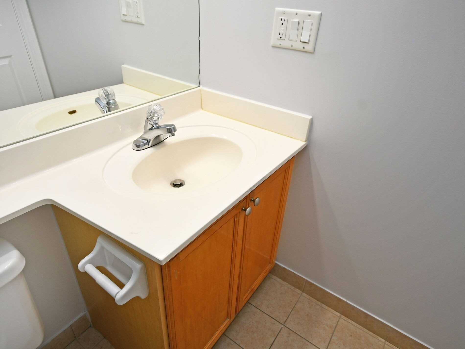 3888 Duke Of York Blvd, #1622