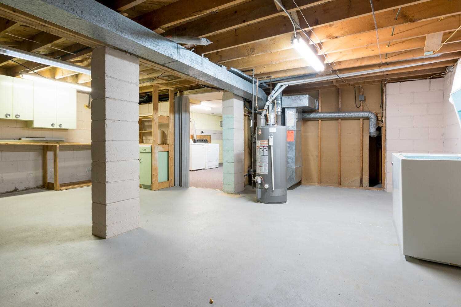 8 Lawrence Cres