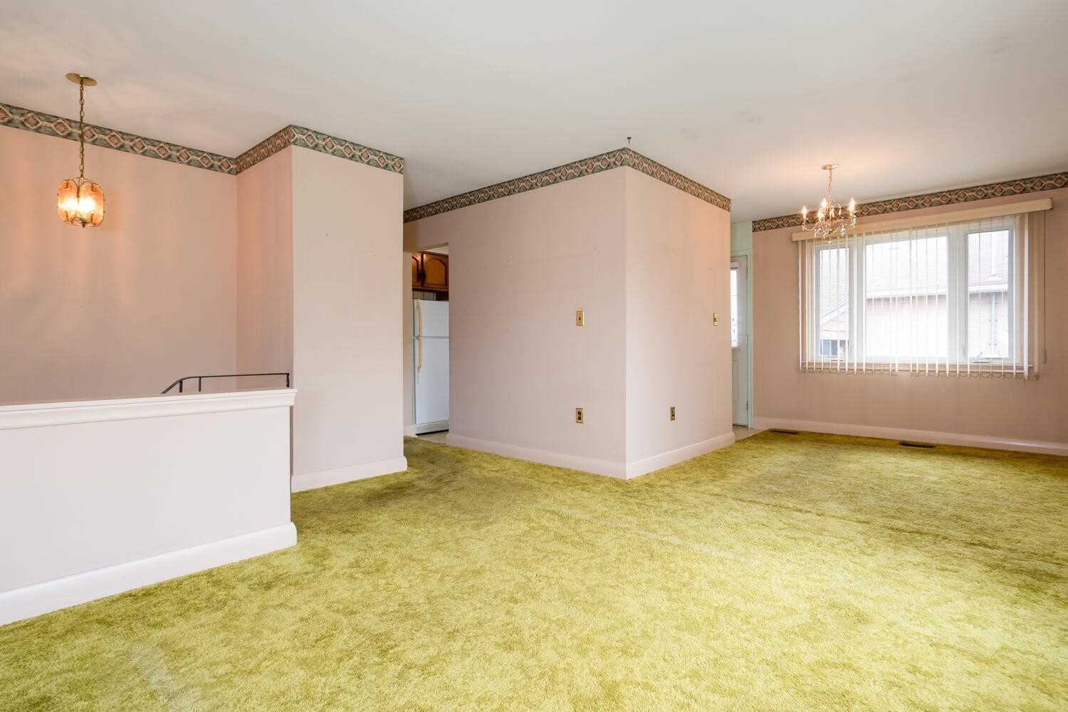 8 Lawrence Cres
