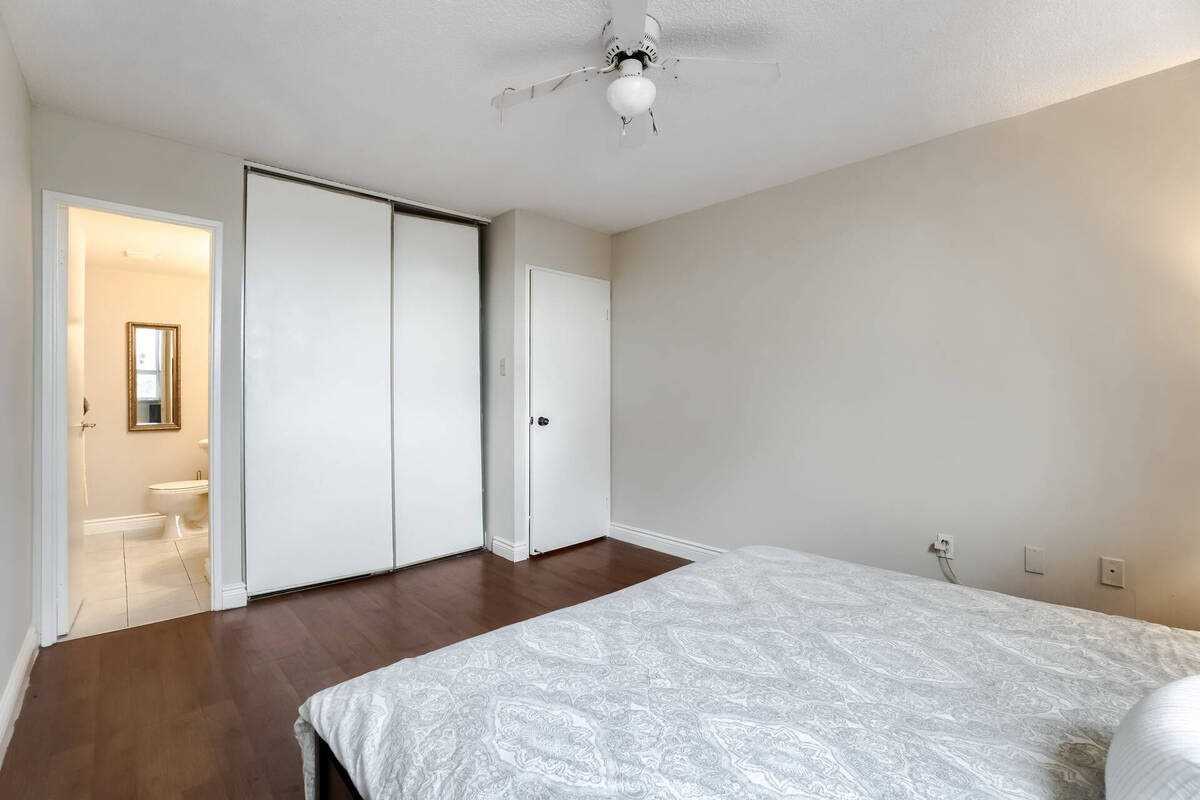 1625 Bloor St E, #515