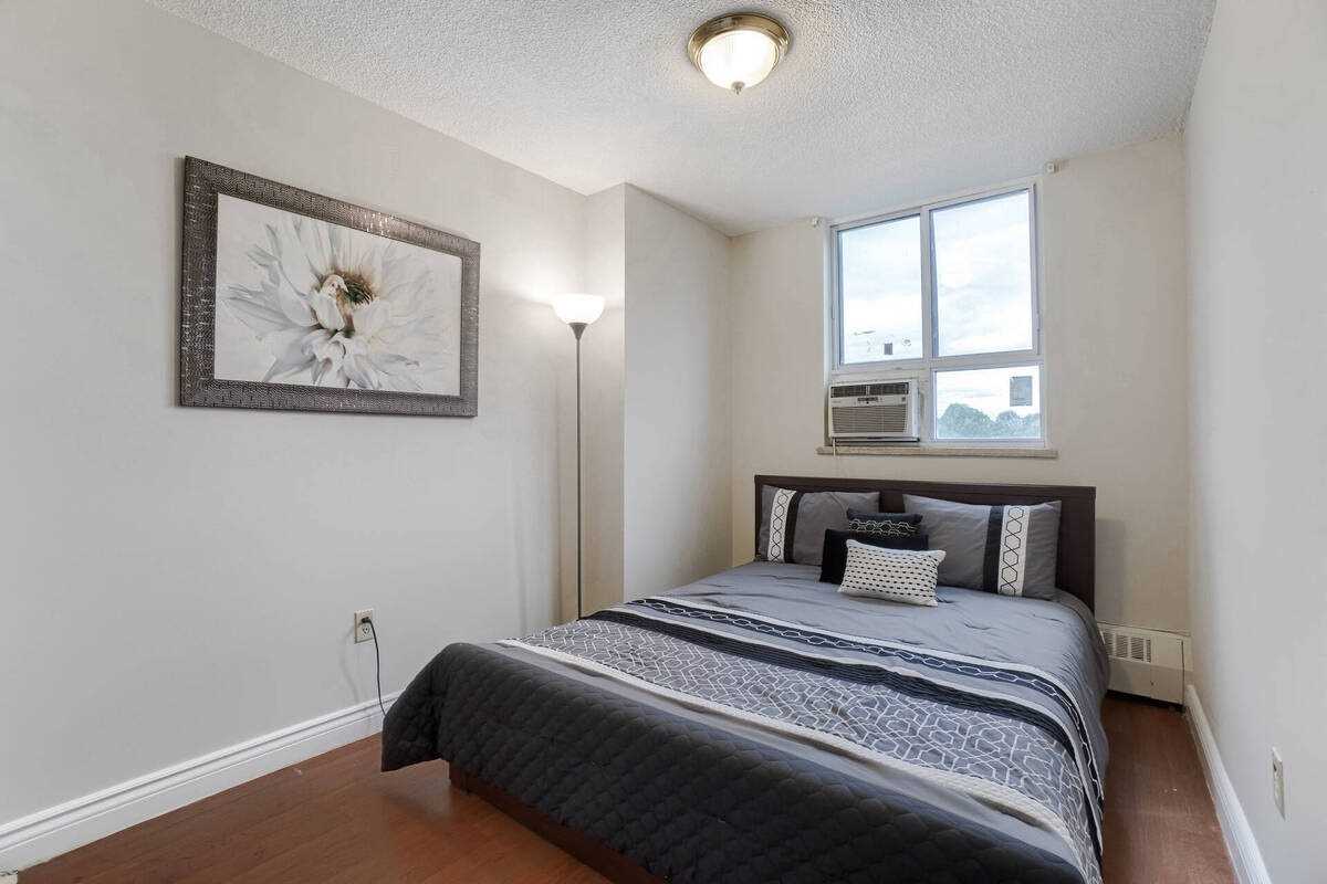 1625 Bloor St E, #515