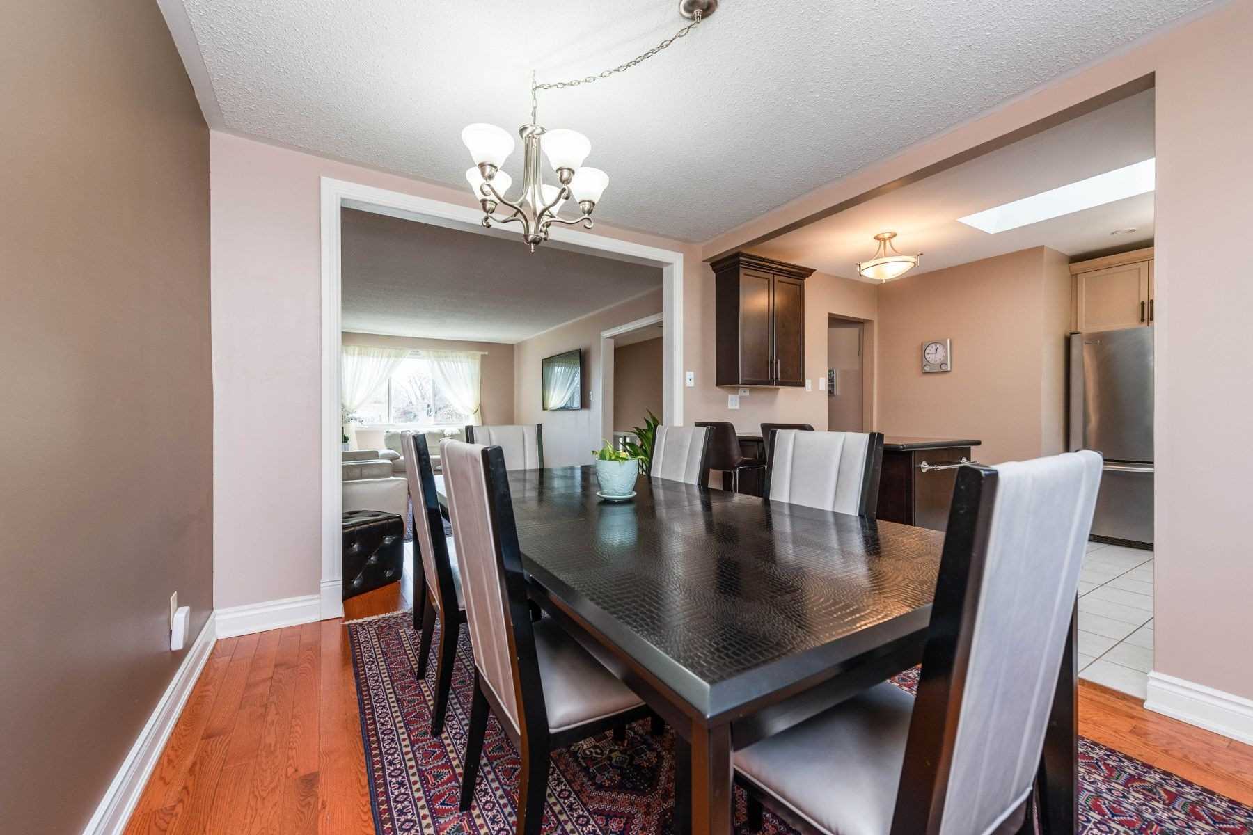2483 Yarmouth Cres