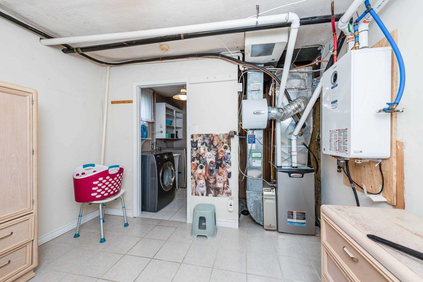 2483 Yarmouth Cres