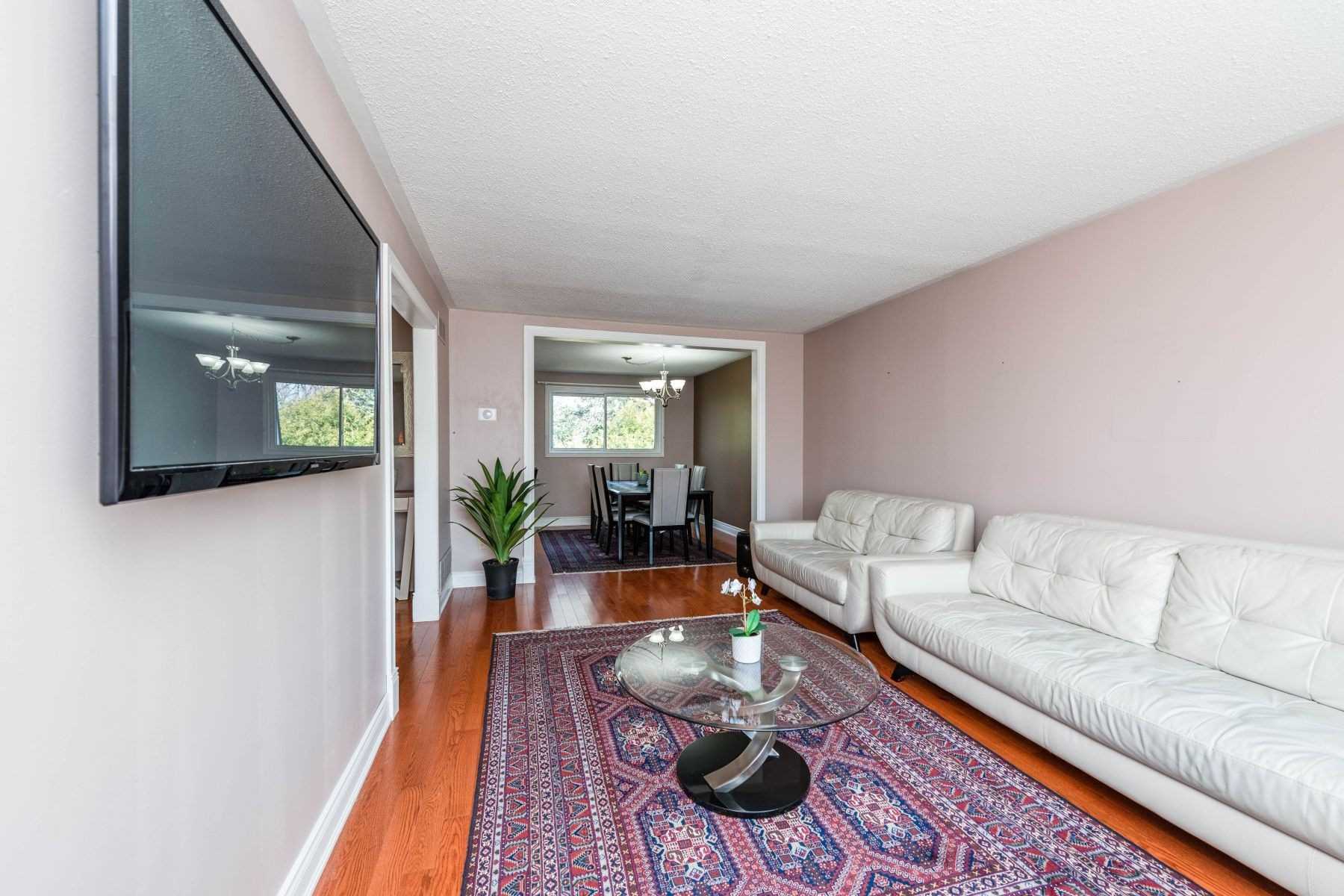 2483 Yarmouth Cres
