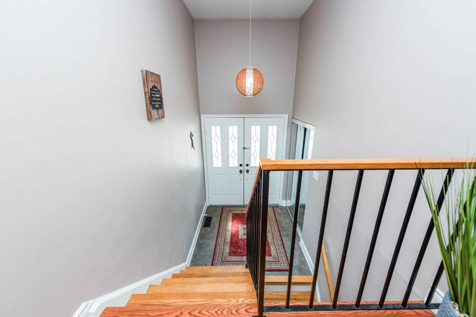 2483 Yarmouth Cres