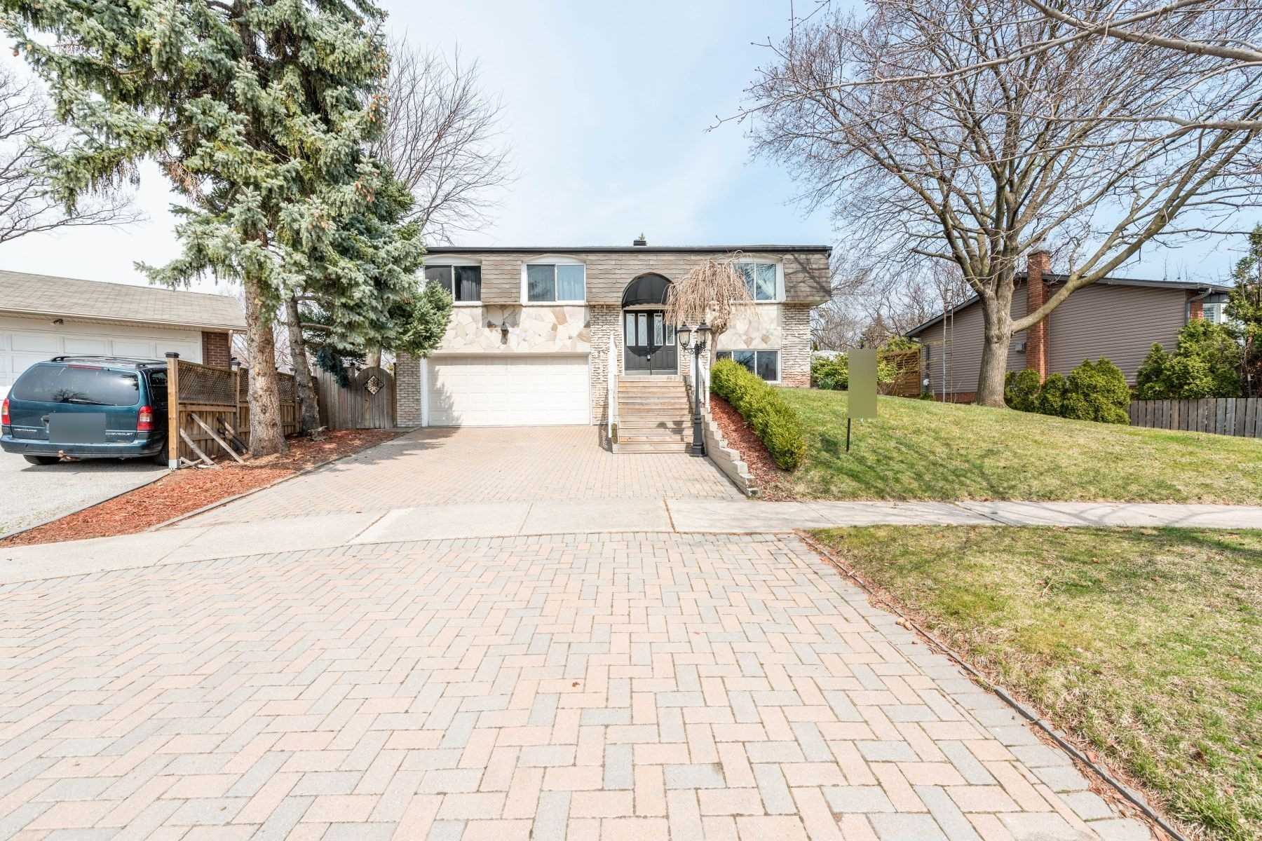 2483 Yarmouth Cres
