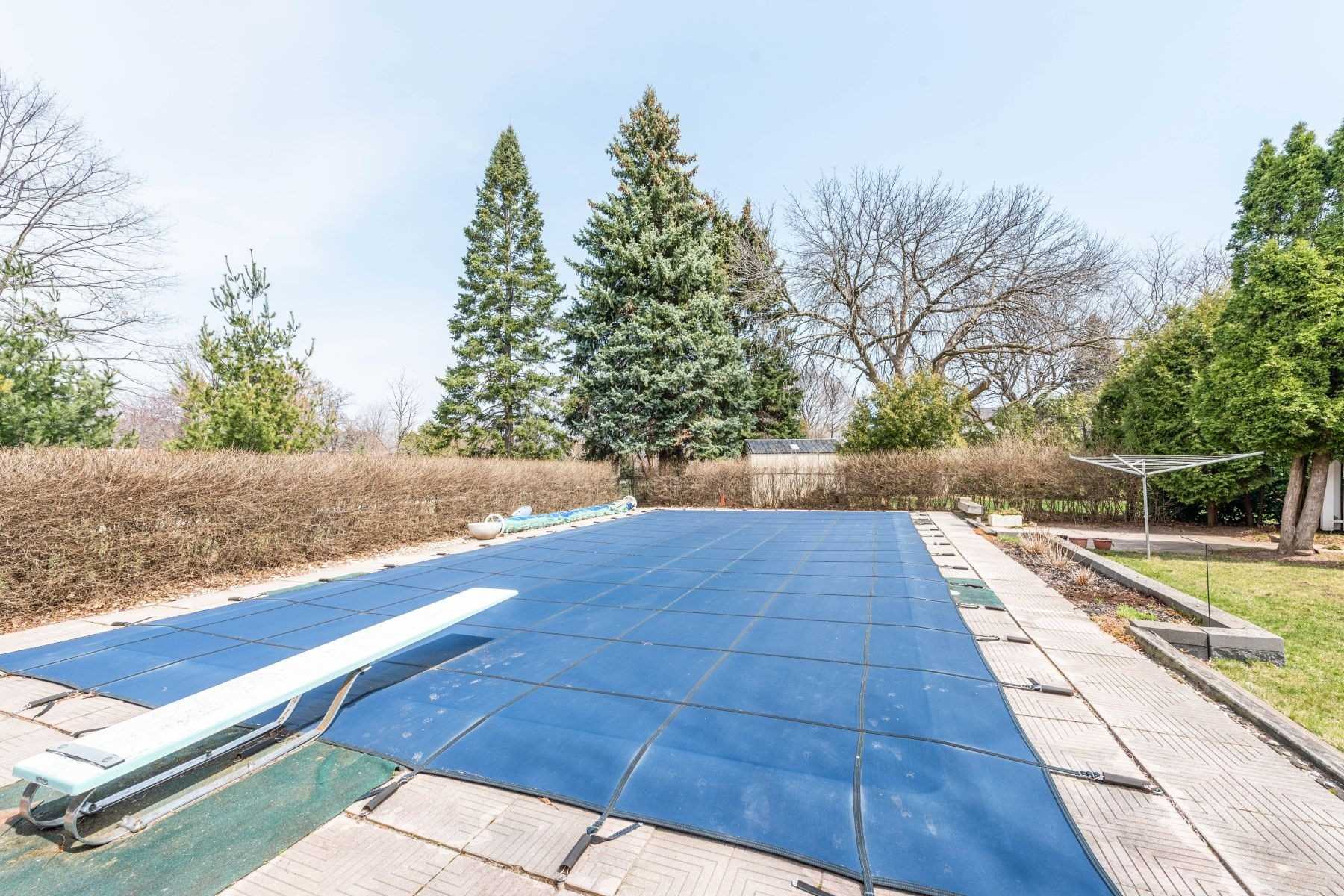 2483 Yarmouth Cres