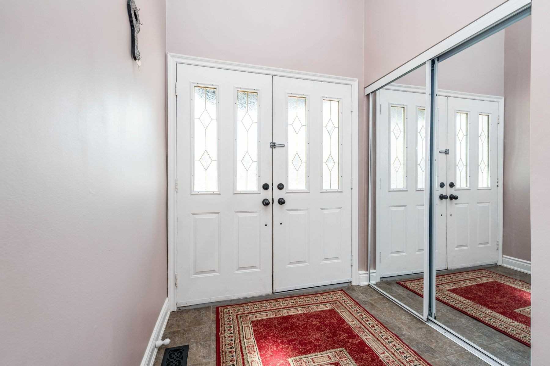 2483 Yarmouth Cres