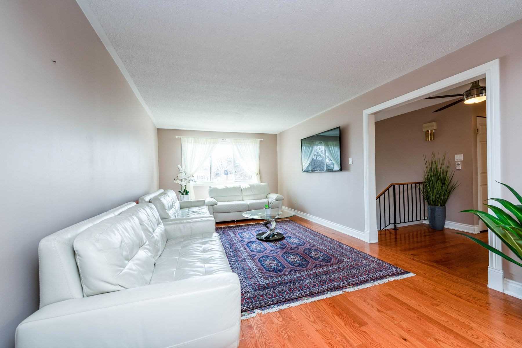 2483 Yarmouth Cres