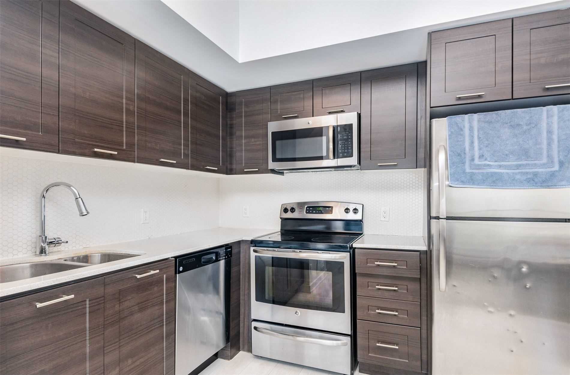 2200 Lake Shore Blvd W, #3710