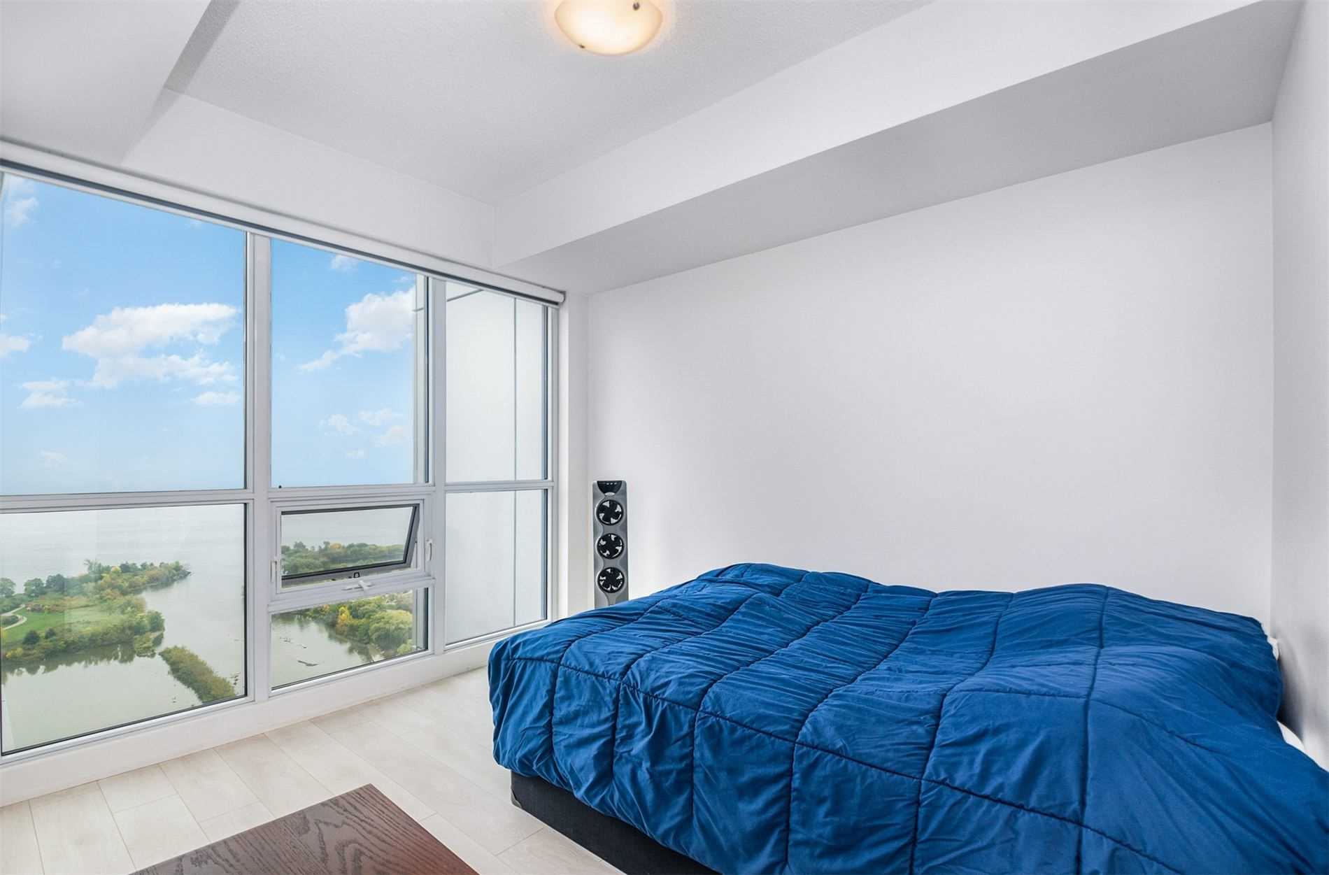 2200 Lake Shore Blvd W, #3710